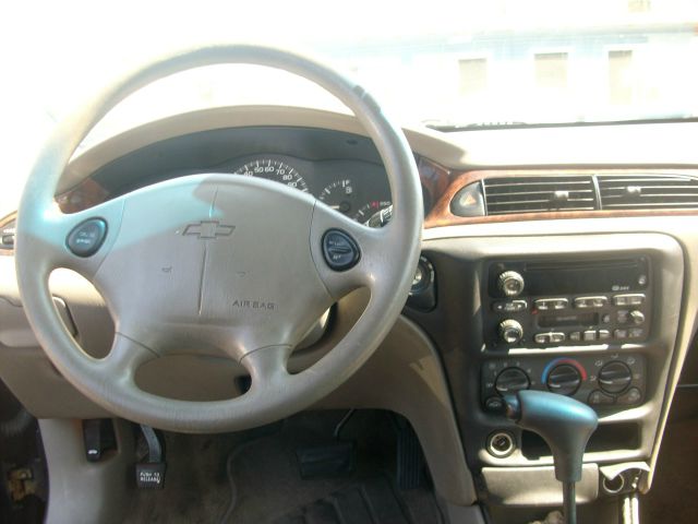 Chevrolet Malibu 2001 photo 2