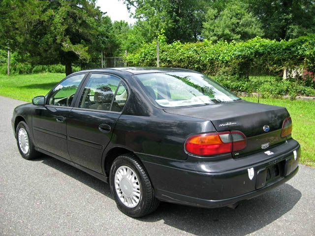 Chevrolet Malibu 2002 photo 2