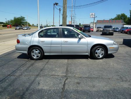 Chevrolet Malibu 2002 photo 2