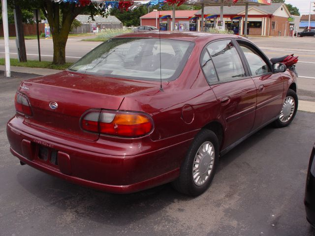 Chevrolet Malibu Base Sedan