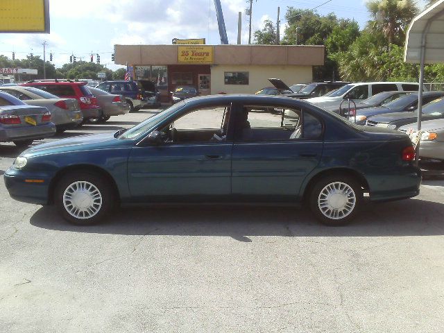 Chevrolet Malibu Base Sedan