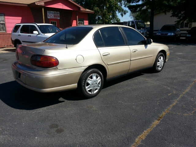 Chevrolet Malibu 2002 photo 3