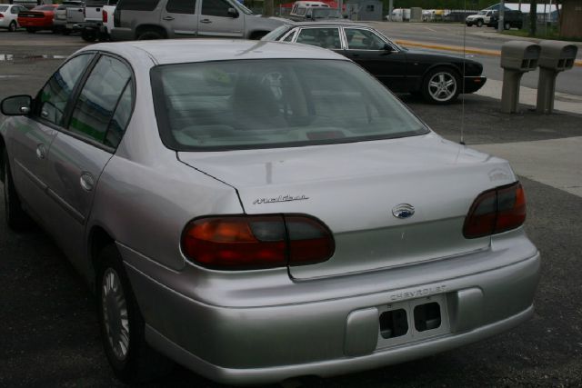 Chevrolet Malibu Base Sedan