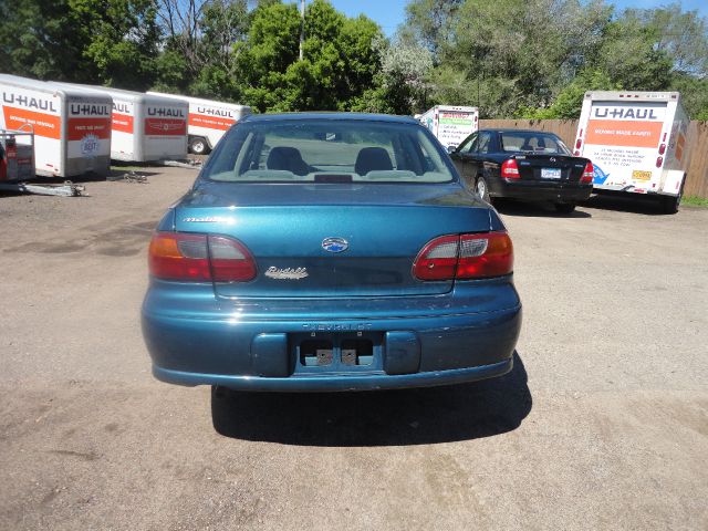 Chevrolet Malibu Base Sedan