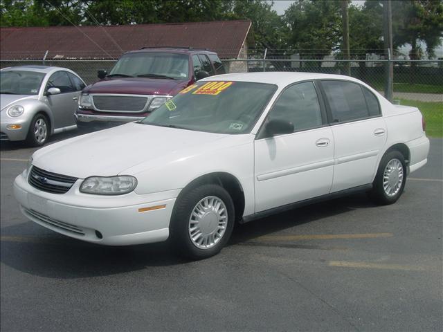 Chevrolet Malibu Base Sedan