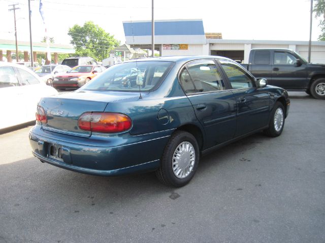 Chevrolet Malibu 2003 photo 2