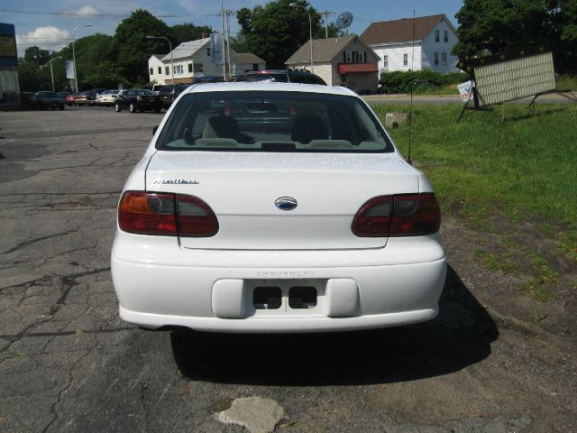 Chevrolet Malibu 2003 photo 3