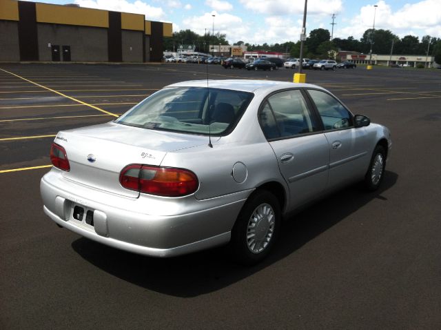 Chevrolet Malibu 2003 photo 2