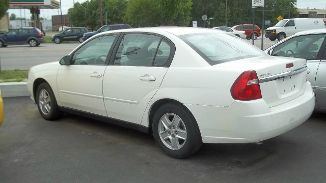 Chevrolet Malibu 2004 photo 3