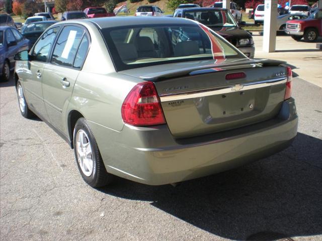 Chevrolet Malibu 2004 photo 2