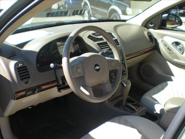 Chevrolet Malibu 2004 photo 3