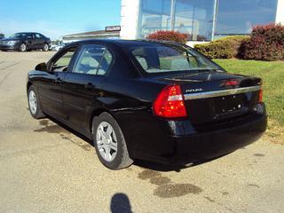 Chevrolet Malibu 2004 photo 2