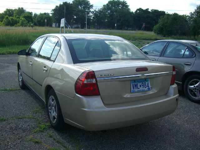 Chevrolet Malibu 2004 photo 3