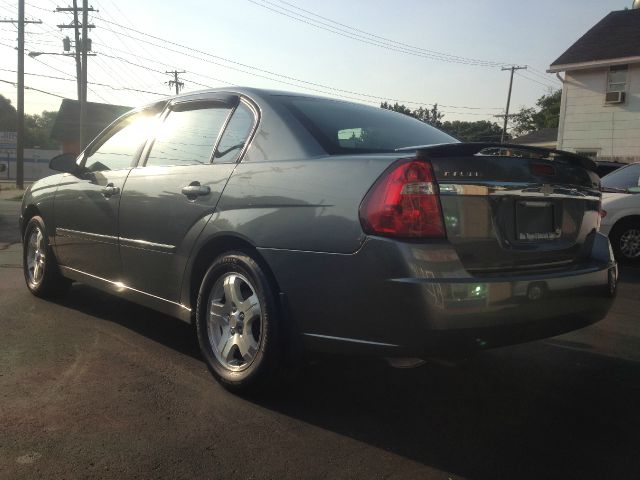 Chevrolet Malibu 2004 photo 4