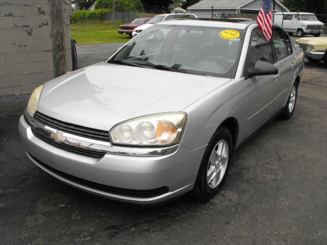 Chevrolet Malibu 2004 photo 2