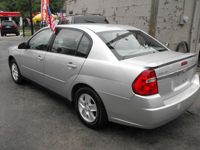 Chevrolet Malibu 2004 photo 4