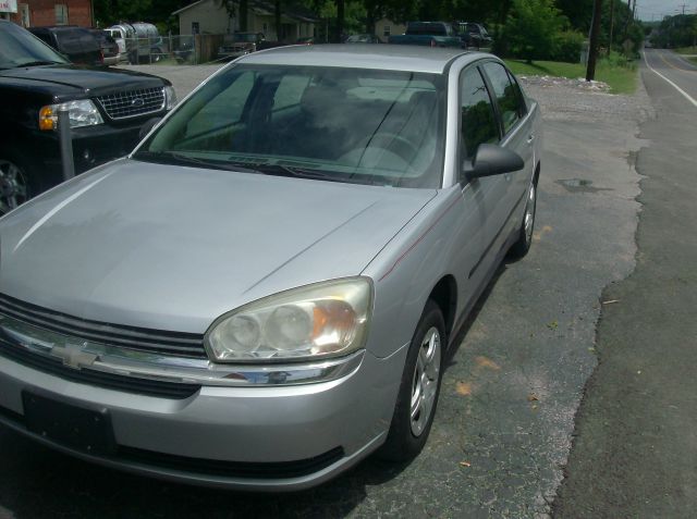 Chevrolet Malibu 2004 photo 2