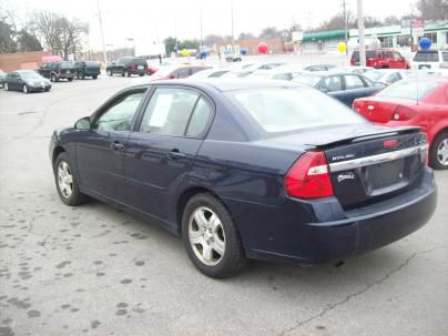 Chevrolet Malibu 2004 photo 3