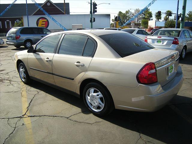 Chevrolet Malibu 2004 photo 2