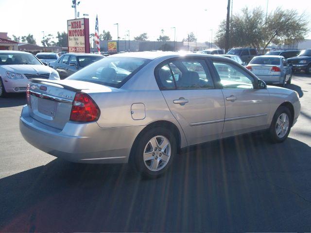 Chevrolet Malibu 2004 photo 2