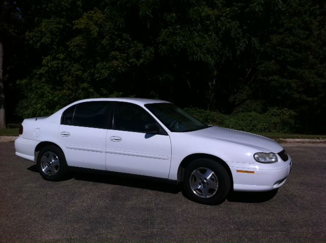 Chevrolet Malibu 2004 photo 2