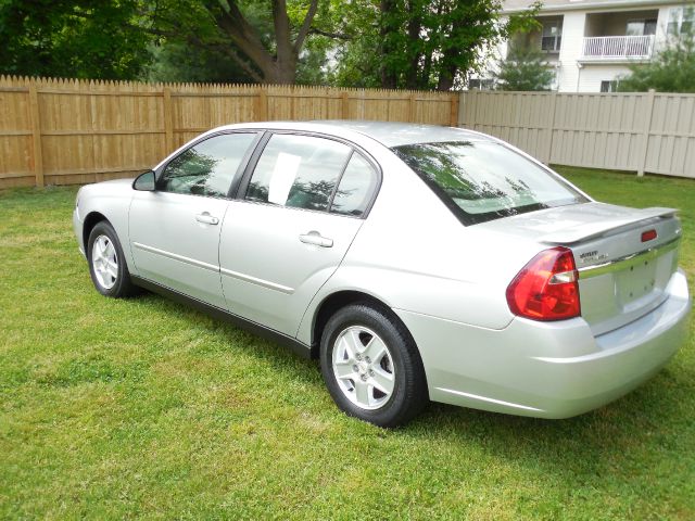 Chevrolet Malibu 2004 photo 3