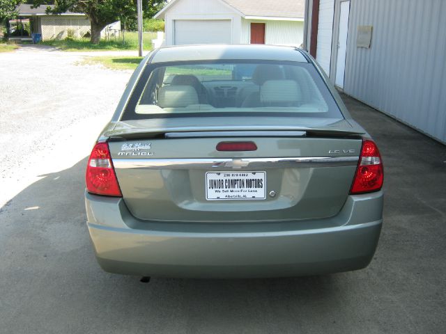 Chevrolet Malibu 2004 photo 3