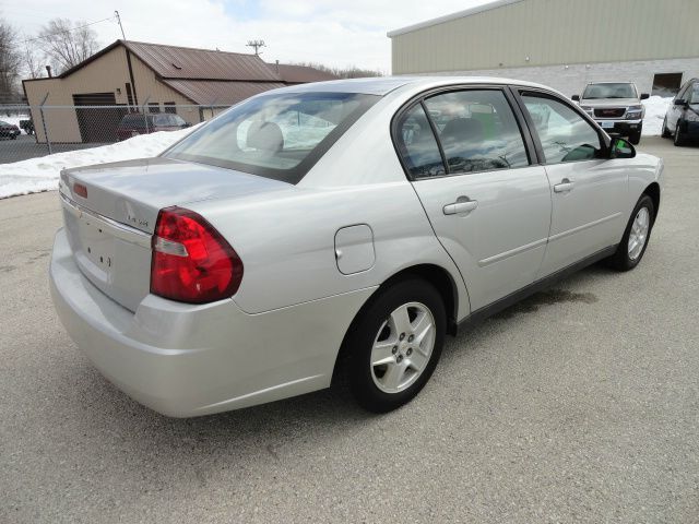 Chevrolet Malibu 2004 photo 1