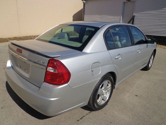 Chevrolet Malibu 2004 photo 4