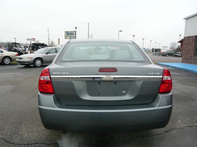 Chevrolet Malibu 2004 photo 4