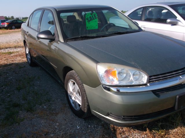 Chevrolet Malibu 2004 photo 2