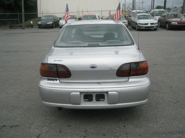 Chevrolet Malibu 2004 photo 3