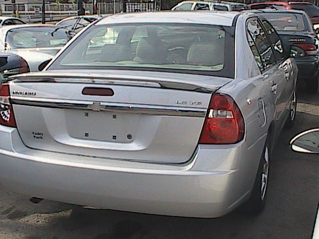 Chevrolet Malibu 2004 photo 1