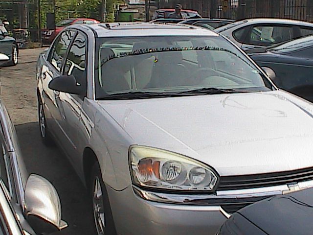 Chevrolet Malibu 2004 photo 2