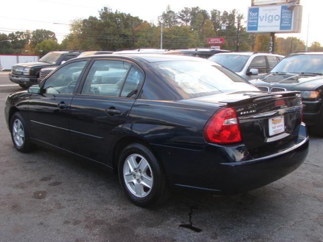 Chevrolet Malibu 2004 photo 3