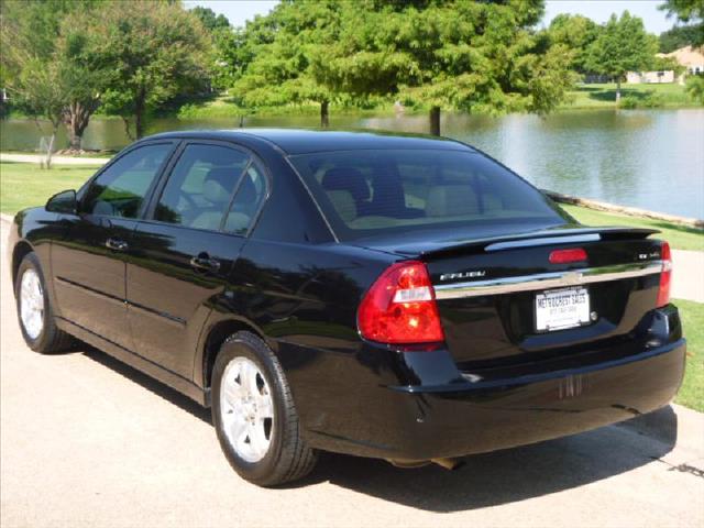 Chevrolet Malibu 2004 photo 2