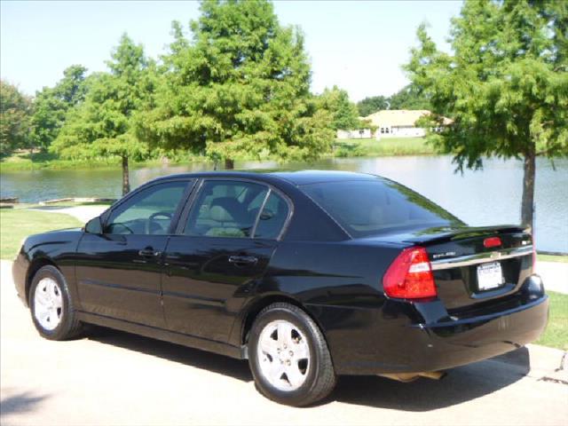 Chevrolet Malibu 2004 photo 3