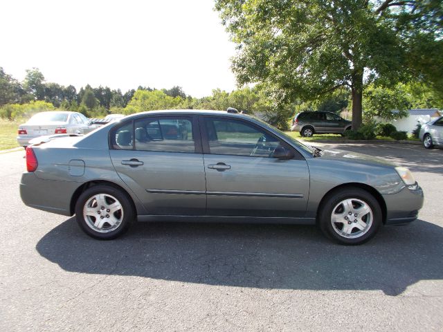 Chevrolet Malibu 2004 photo 3