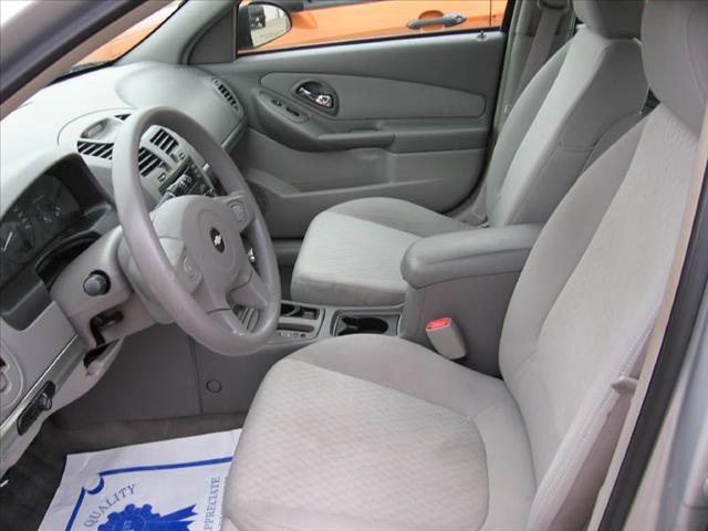 Chevrolet Malibu 2004 photo 3