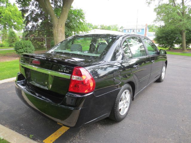 Chevrolet Malibu 2004 photo 3