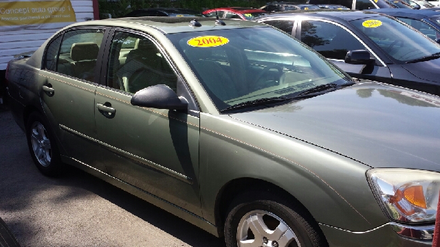 Chevrolet Malibu 2004 photo 2