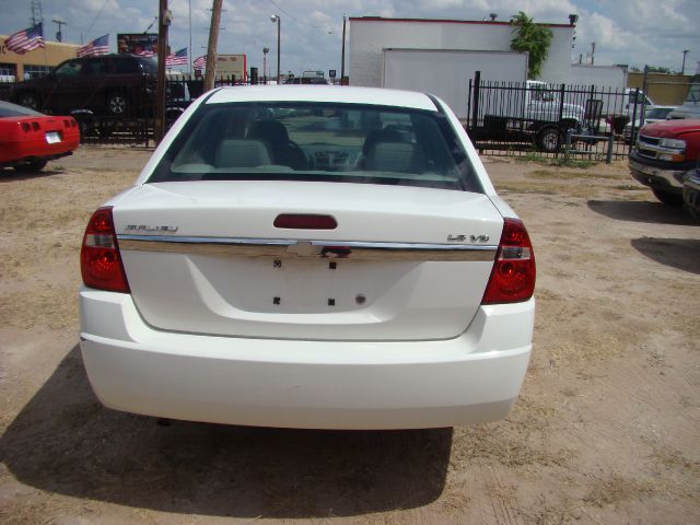 Chevrolet Malibu 2004 photo 2