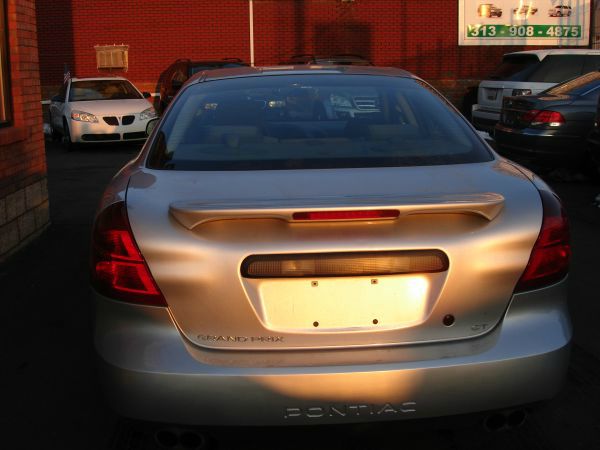 Chevrolet Malibu 2004 photo 2