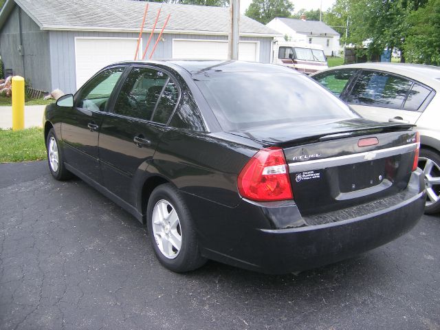 Chevrolet Malibu 2004 photo 4