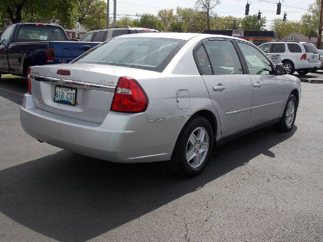 Chevrolet Malibu 2004 photo 1