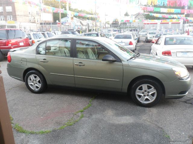 Chevrolet Malibu 2004 photo 2