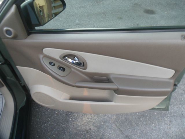 Chevrolet Malibu 2004 photo 3