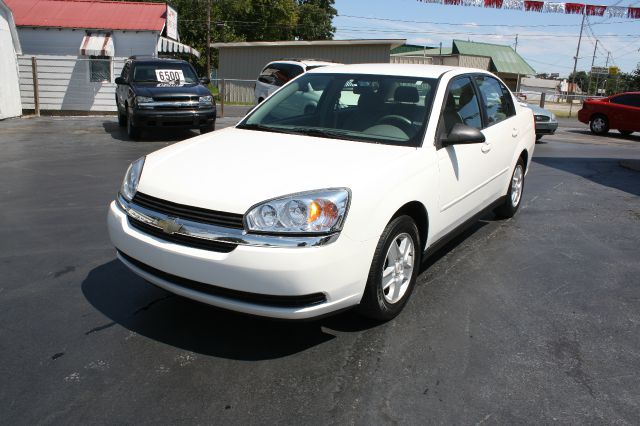 Chevrolet Malibu 2004 photo 2