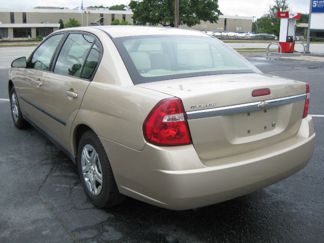 Chevrolet Malibu Base Sedan