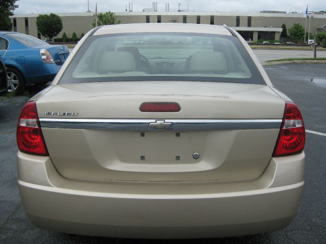 Chevrolet Malibu 2005 photo 2